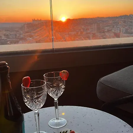 Sky Park-20th Floor Sunset Views - Parking Apartment